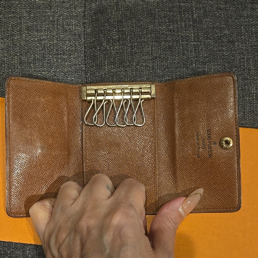Louis Vuitton Brown Monogram Key Wallet - Picture 2 of 8
